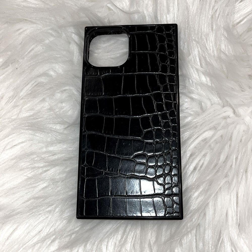 Black Crocodile Faux Leather SQUARE iPhone Case iPhone 14